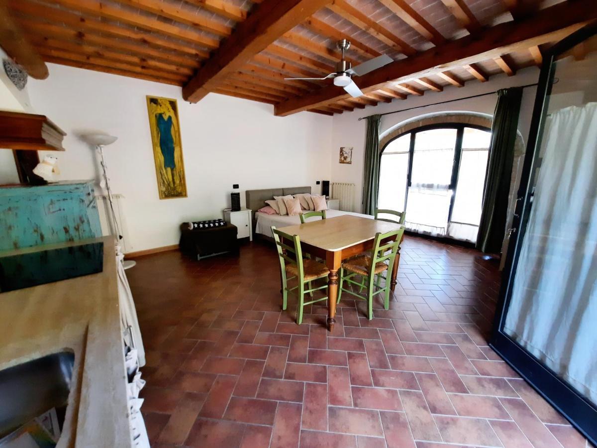 Il Casolare Val Di Mare Lejlighed Riparbella Eksteriør billede